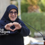 ببینید | کنایه یک نماینده به قلب نشان دادن خانم سخنگوی دولت!