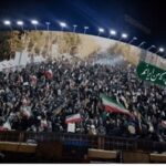 ببینید | گزارش زنده خبرنگار CNN از میدان انقلاب تهران با دیوارنگار حمله ایران به ناوهای آمریکایی