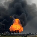 ببینید | آتش‌سوزی گسترده در بزرگ‌ترین پالایشگاه نفت اکوادور