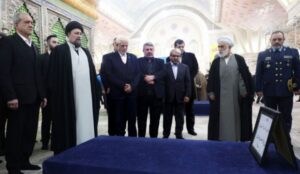 ببینید | تجدید میثاق پزشکیان و اعضای دولت با آرمان‌های امام خمینی (ره)