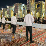 تصاویری از مهمانسرای حضرت و سفره های افطار در حرم امام رضا(ع)