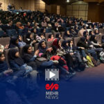 استقبال دانش آموزان از اولین اجرای جشنواره موسیقی فجر