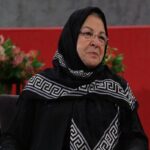 ببینید | اهدا سیمرغ به آزیتا لاچینی در جشنواره فجر
