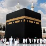 ببینید | زیارت رمضانی مهاجم استقلال؛ استوری نازون در کنار خانه خدا