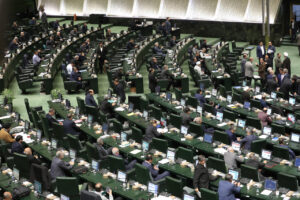 ببینید | نماینده مجلس: با تورم ۶۰ درصدی مواجه‌ایم! / دولت باید در سیاست‌های افزایش حقوق و دستمزد تجدیدنظر بکند