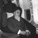 ببینید | پاسخ دکتر انوشه درباره «هیچ» گفتن امام در بدو ورود به ایران داخل هواپیما