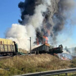 ببینید | نجات راننده کامیون آمریکایی پس از برخورد قطار