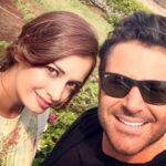 عکس | محمدرضا گلزار با روپوش پزشکی در کنار بازیگر زن خارجی در سال ۹۴