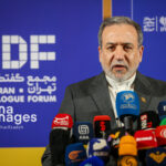 ببینید | روایت عراقچی از ملاقات مستقیم و دست دادن با هیئت آمریکایی در عمان در حاشیه مذاکرات