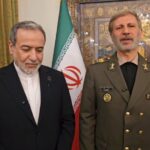 ببینید | صحبت‌های فرمانده کل ارتش جمهوری اسلامی ایران در کنار عراقچی