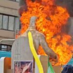 ببینید | به آتش کشیدن بت بعل نماد شیطان در مراسم ۲۲ بهمن تهران