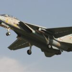 ببینید | پرواز فرمانده نیروی هوایی ارتش با جنگنده F5 بر فراز شمال‌غرب ایران