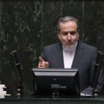 ببینید | عراقچی: فرماندهان جایگزین شده‌اند و رهبر کشور نیز طبق سازوکارهای پیش‌بینی‌شده در قانون اساسی، به‌زودی جایگزین خواهد شد