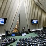 ببینید | حضور رئیس مجلس در اتاق جنگ/ نمایندگان مجلس در تهران و حوزه‌های انتخابیه فعالانه امور را پیگیری می‌کنند
