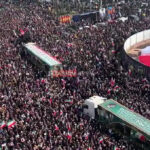 ببینید | ویدیوی خبرگزاری تسنیم از حضور چشم‌گیر مردم در مراسم تشییع پیکر شهدای جنگ