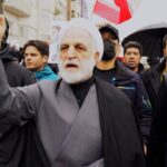 ببینید | لحظه اصابت موشک به ساختمانی در نزدیکی محل حضور رئیس قوه قضاییه در راهپیمایی روز قدس