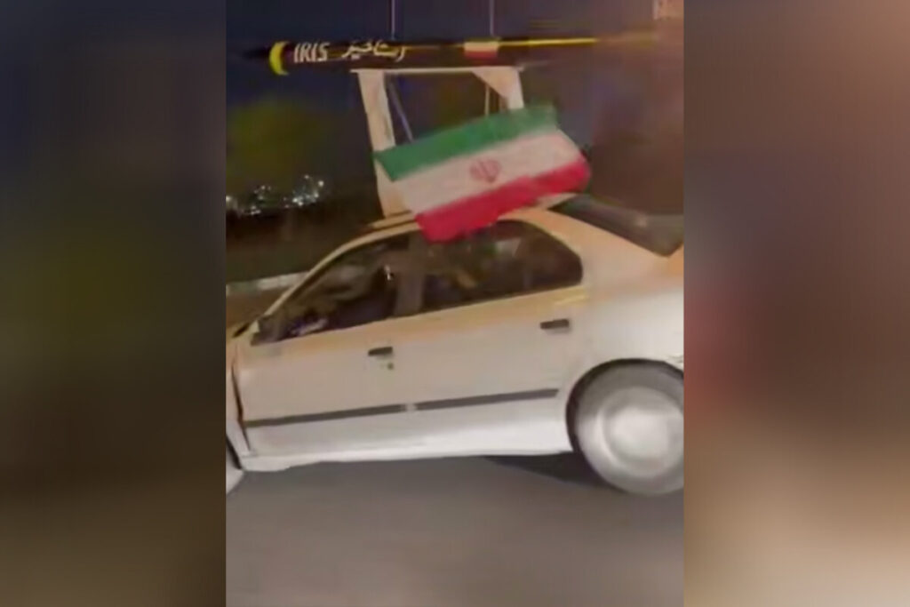 ببینید | اقدام جالب یک شهروند؛ سمندی که لانچر موشک شد ببینید | اقدام جالب یک شهروند؛ سمندی که لانچر موشک شد