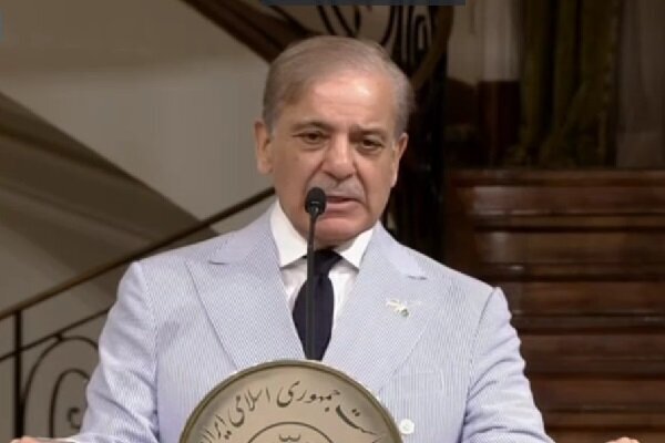 نخستوزیر پاکستان درباره مذاکرات ایران و آمریکا، راهی عربستان، قطر و ترکیه میشود نخستوزیر پاکستان درباره مذاکرات ایران و آمریکا، راهی عربستان، قطر و ترکیه میشود