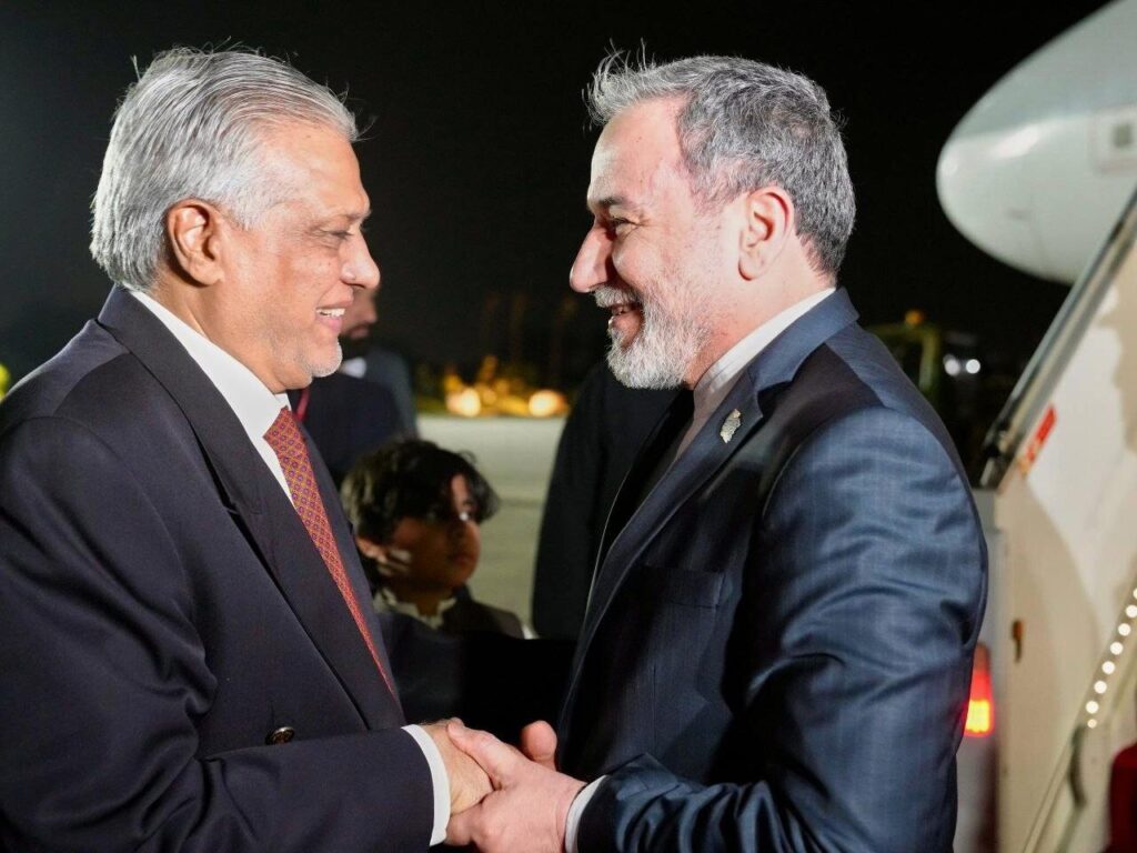ادعای نیویورک تایمز: عراقچی حامل یک پاسخ کتبی است/ ادعای الحدث درباره پیشنهاد آمریکا/ فرمول پاکستان قابل قبول هر دوکشور/پیشرفت درباره دارایی مسدود شده