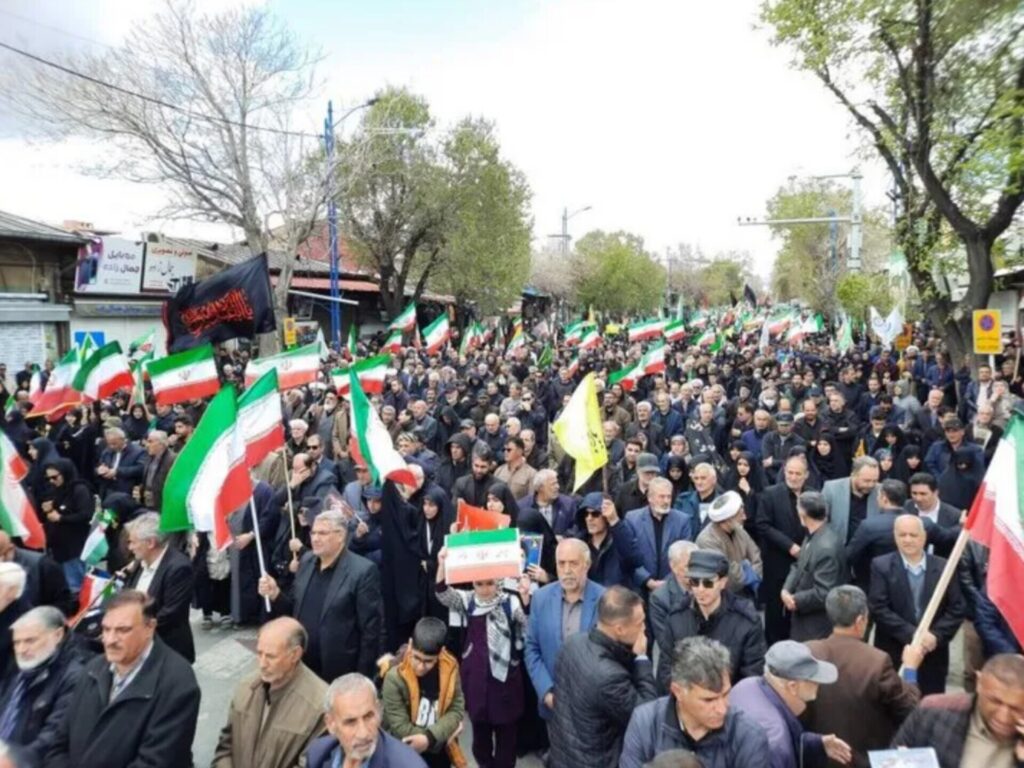 آغاز به کار کانال «انتخاب» در پیامرسان «بله» و «روبیکا» ببینید/ تصویر هوایی از خیابان جمهوری در چهلم رهبر شهید انقلاب آغاز به کار کانال «انتخاب» در پیامرسان «بله» و «روبیکا» ببینید/ تصویر هوایی از خیابان جمهوری در چهلم رهبر شهید انقلاب
