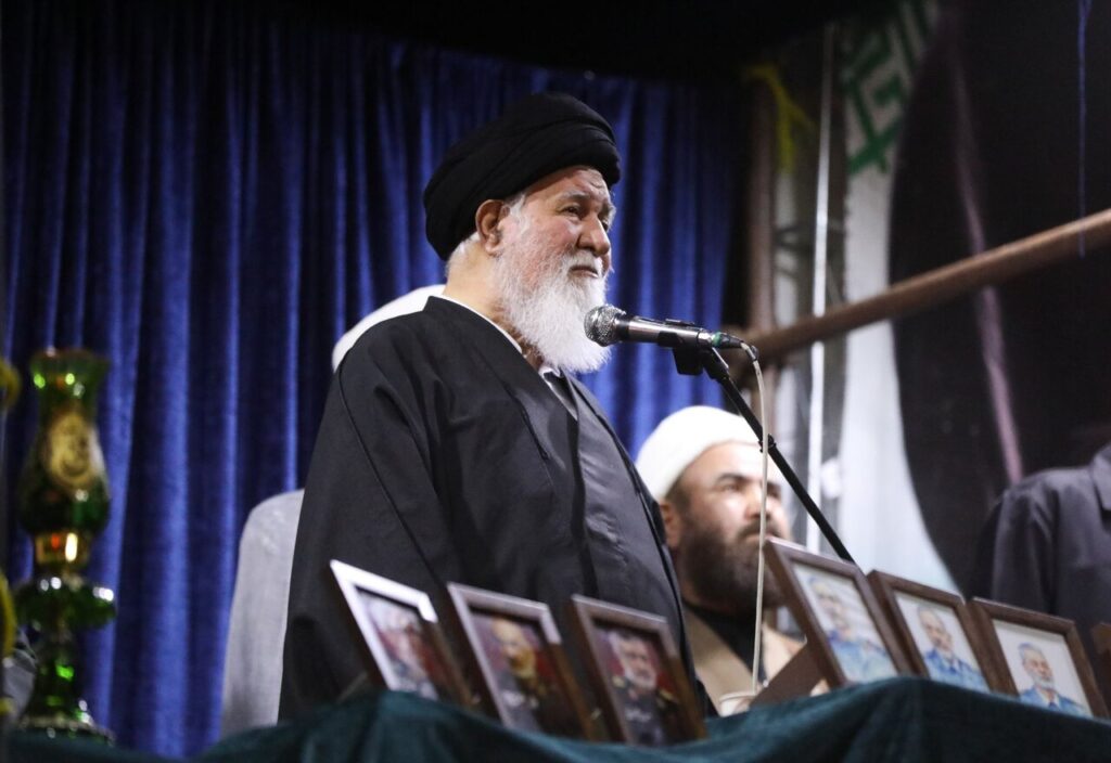 حضور آیتالله علمالهدی در جمع مردم شهرک غرب مشهد حضور آیتالله علمالهدی در جمع مردم شهرک غرب مشهد