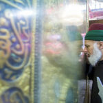 ببینید | حضور خادمان حرم مطهر امام حسین (ع) در مزار شهدای مدرسه میناب