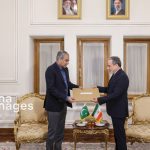 جزئیات محتوای تفاهم‌نامه ایران و آمریکا به روایت خبرگزاری دولت / ایران چه چیزهایی می‌دهد و چه چیزهایی می‌گیرد؟ / سرنوشت تنگه هرمز و امول مسدود شده