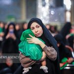 روایت مادران با نوزادان در آغوش در حرم امام رضا(ع)  