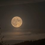 عکس | تصویری جذاب از ماه بر فراز رصدخانه کاسین خرم آباد