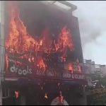 ببینید | در آتش‌سوزی ساختمانی در شمال هند ۱۴ نفر جان باختند