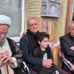 ببینید | حضور پزشکیان در جمع عزاداران عاشورایی در تبریز