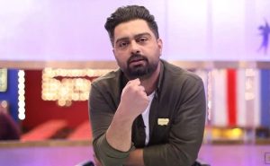 صفحه اصلی ببینید | مجری تلویزیون: تمام دنیا درحال تماشاست که رهبر شهید ما چقدر طرفدار داشت