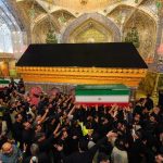 ببینید | پیکرهای مطهر شهدای خانوادۀ رهبر شهید انقلاب وارد حرم سیدالشهداء(ع) شد