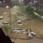 آغاز به کار کانال «انتخاب» در پیام‌رسان «بله» و «روبیکا» 
ببینید / سرگردانی خودروها در سیل ویرانگر شمال شرقی چین