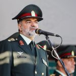 عکس | تصویری زیرخاکی از سردار رادان با لباس کردی در جبهه