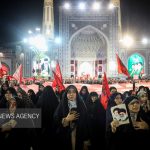 موج ارادت زائران در آیین اربعین تدفین رهبر شهید