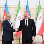 ببینید | لحظاتی از دیدار صمیمانه پزشکیان و الهام علی‌اف