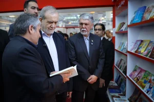 صفحه اصلی ببینید: ۵ نکته درمورد کتابی که پزشکیان در تلویزیون به آن اشاره کرد؛ «فرا جامعه»