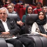 ببینید | توجه خاص نیکی مظفری به پدرش در یک مراسم