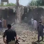 ببینید / تصاویری از انفجار قوی در یک مسجدی در پاکستان